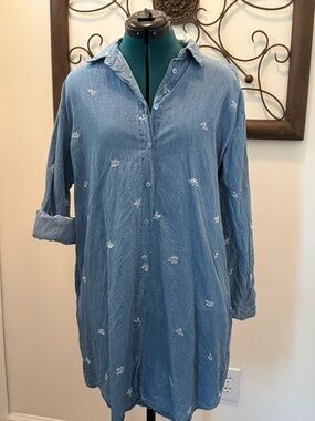 Jane & Delancey Lightweight Denim Button Up Front Embroidered Flowers Sz Medium